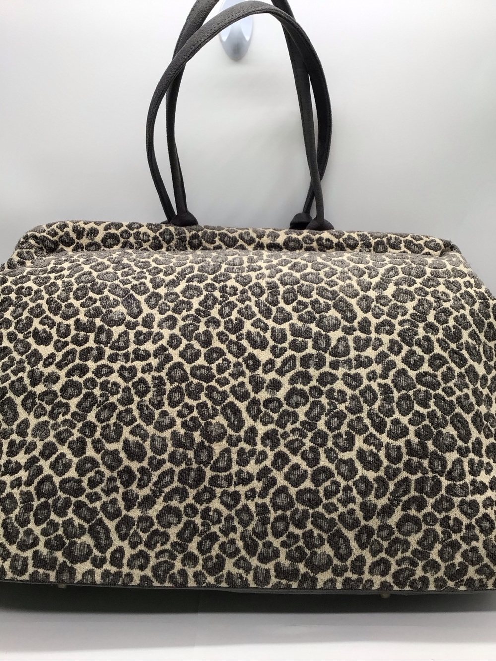 Atenti Weekend Overnight Gray Leopard Print Bag - Picture 3 of 10